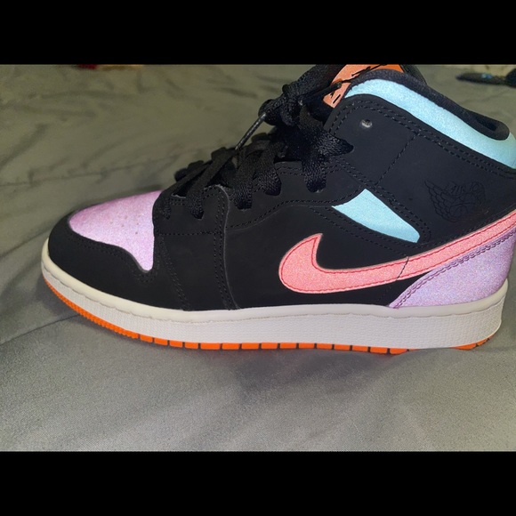 Jordan mid Multi-color (GS)